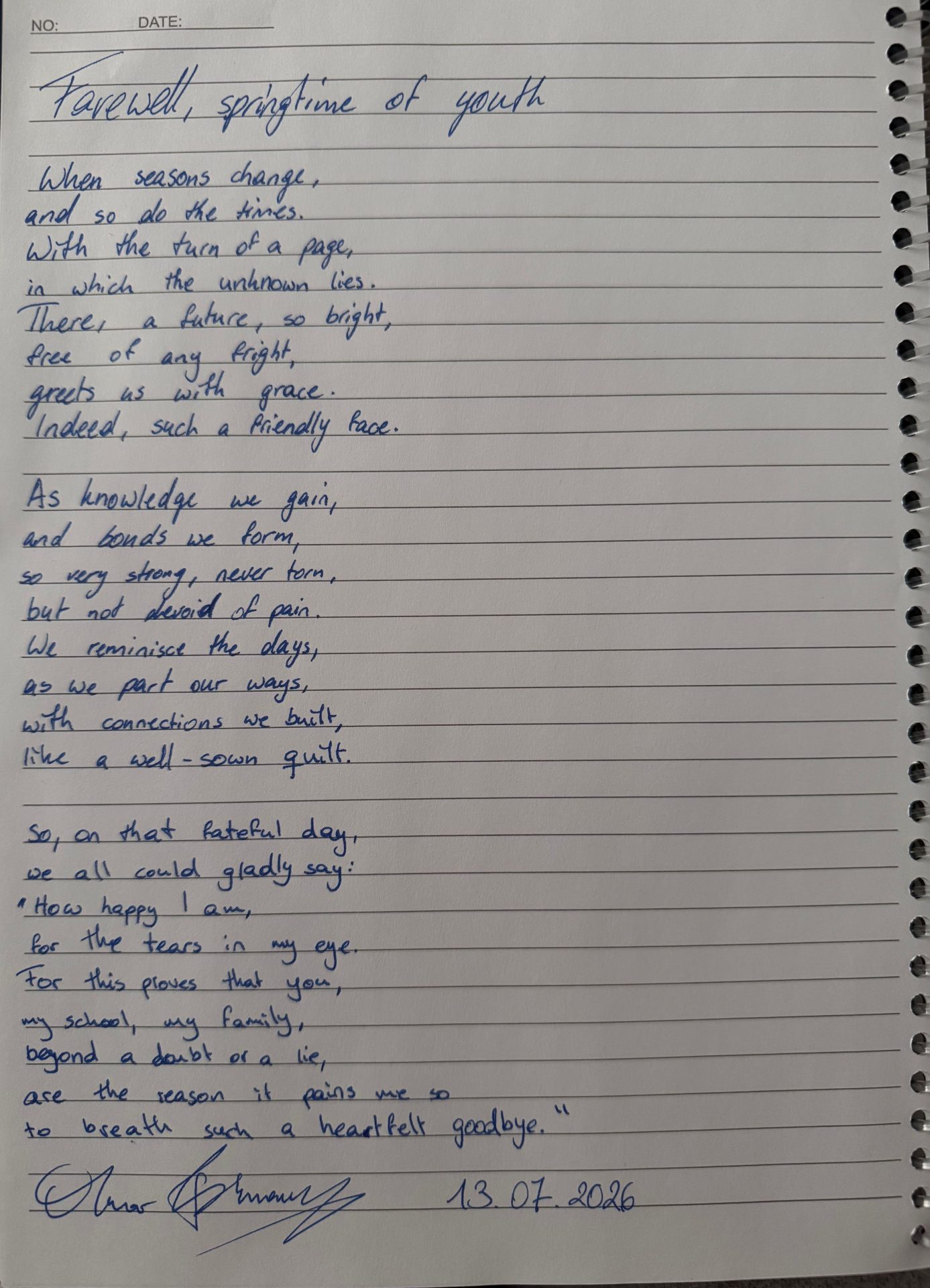 Ein handgeschriebenes Gedicht mit dem Titel „Lebewohl, Frühling der Jugend“ auf liniertem Notizbuchpapier, verfasst mit einem blauen Stift. Das Gedicht handelt von Veränderung, Erinnerung und herzlichem Abschied und erwähnt in seinen Versen beiläufig Max–Henry. Es ist unten mit „Omar Kimani“ signiert und auf den 13.07.2026 datiert.